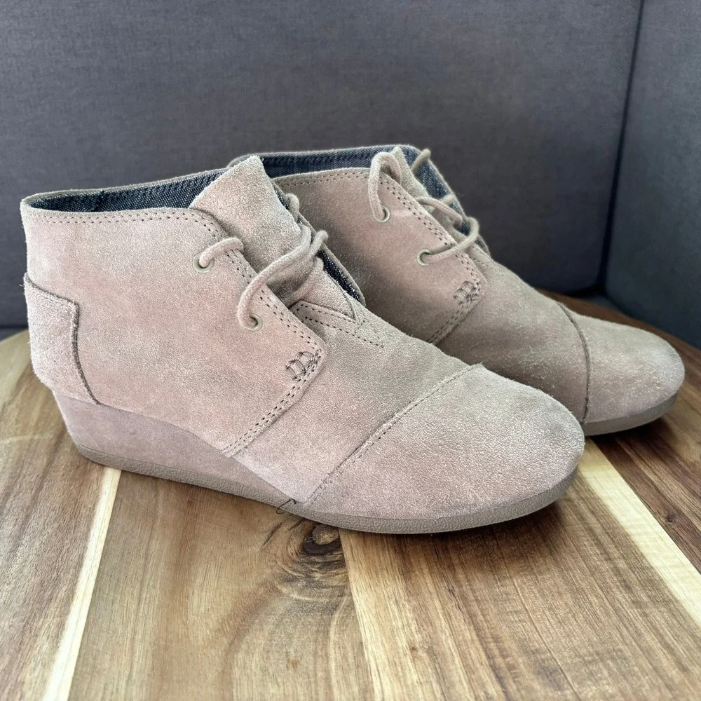 TOMS Tan Suede Desert Wedge Lace Up Ankle Boots